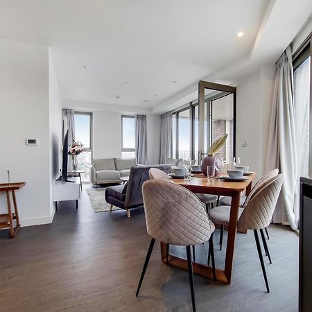 Deluxe Three Bedroom Apartment By London Excel Stays Экстерьер фото